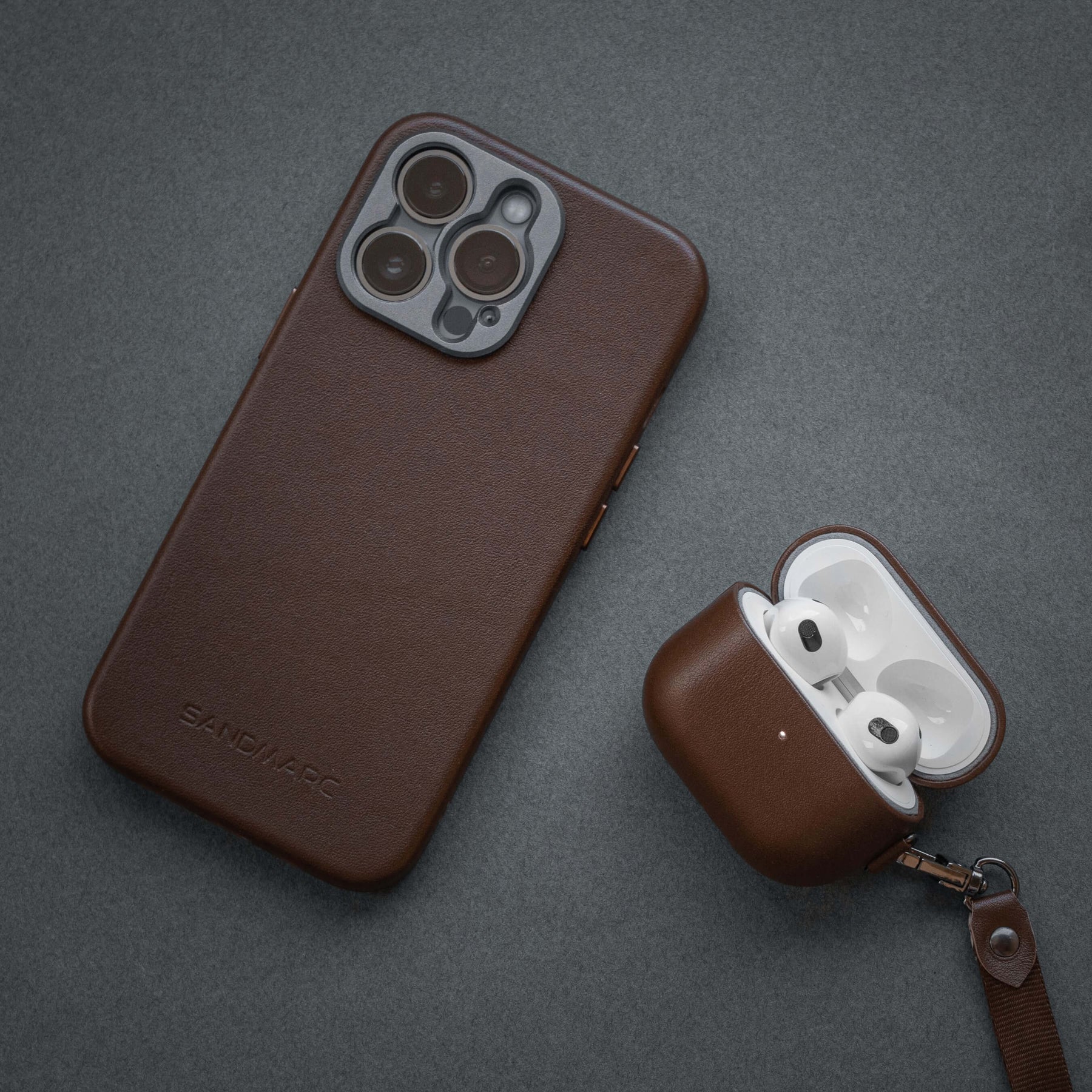 Refurbished Leather Edition - AirPods Pro Case