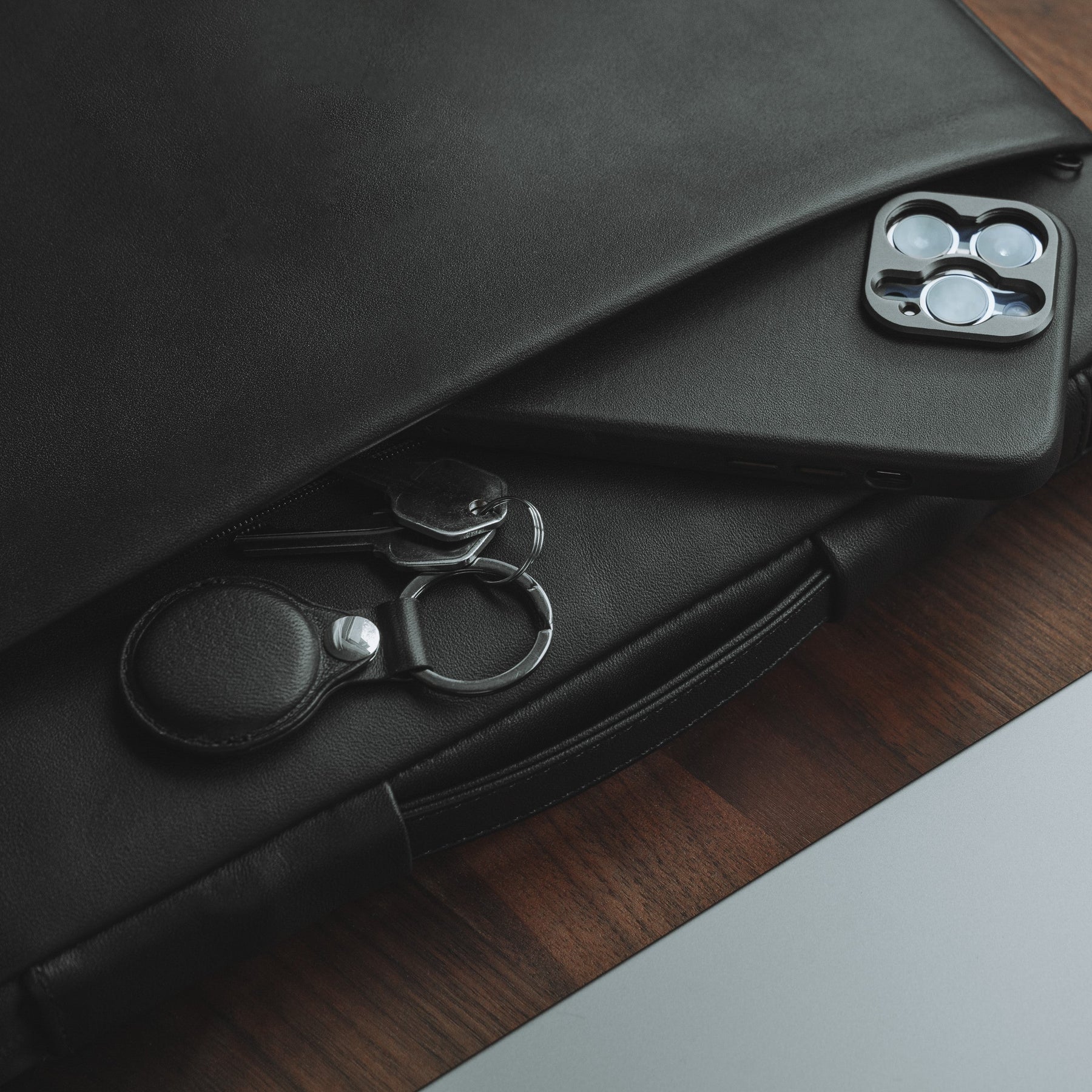 Refurbished Leather Edition - AirTag Key Chain